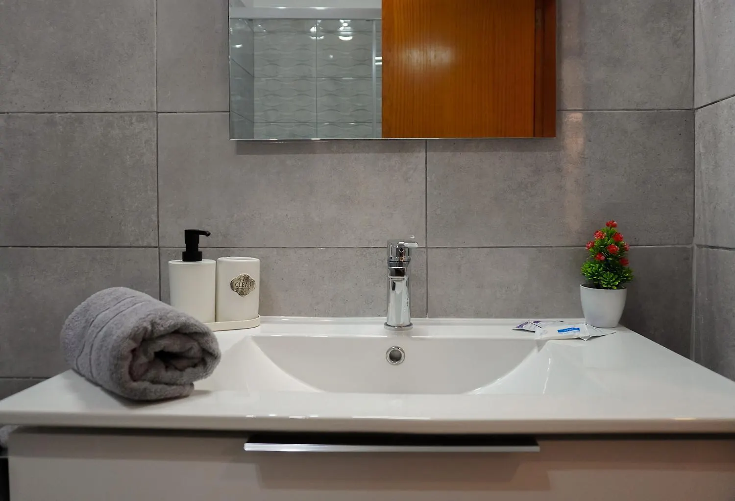 公寓 Atlantic Suite Playa San Juan 吉亚德索拉